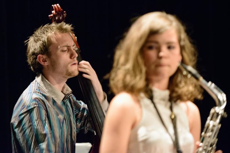  20130430_PB8_4879.JPG </br >Sant Annæ Big Band og MGK hold, Jazzhouse April 2013</br > <small> 2013-04-30 20:39</br >NIKON D800 + 70.0-200.0 mm f/2.8<br /> 150mm 1/25s f/2.8 ISO 6400</small>