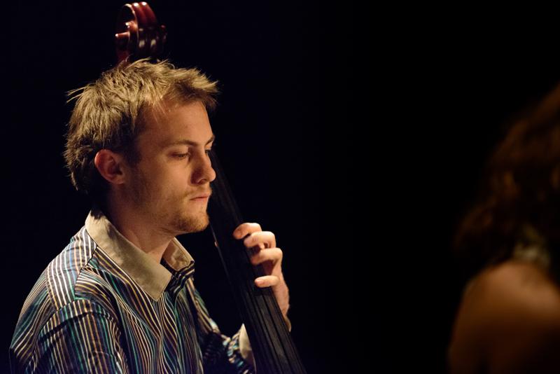  20130430_PB8_4882.JPG </br >Sant Annæ Big Band og MGK hold, Jazzhouse April 2013</br > <small> 2013-04-30 20:39</br >NIKON D800 + 70.0-200.0 mm f/2.8<br /> 200mm 1/100s f/2.8 ISO 6400</small>