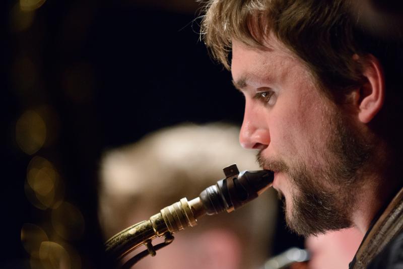  20130430_PB8_4938.JPG </br >Sant Annæ Big Band og MGK hold, Jazzhouse April 2013</br > <small> 2013-04-30 21:40</br >NIKON D800 + 70.0-200.0 mm f/2.8<br /> 190mm 1/125s f/2.8 ISO 6400</small>