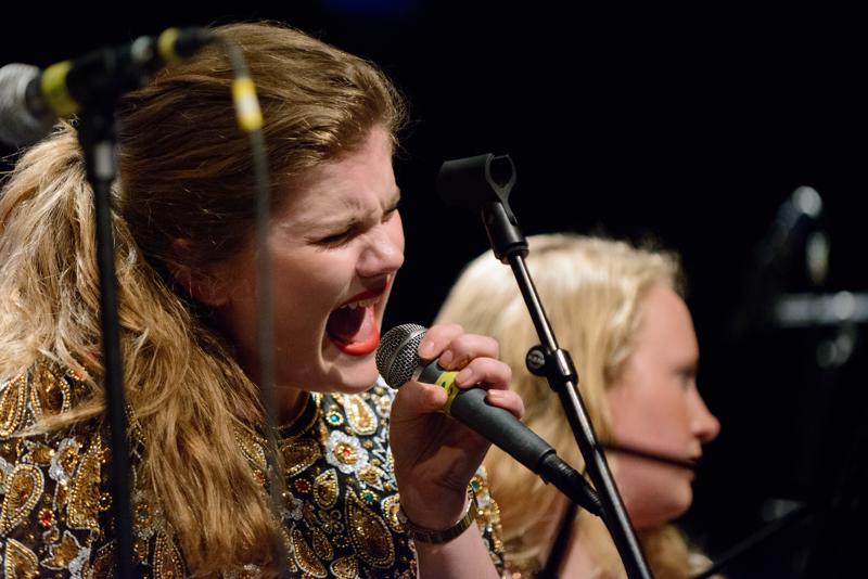  20130430_PB8_5011.JPG </br >Sant Annæ Big Band og MGK hold, Jazzhouse April 2013</br > <small> 2013-04-30 22:05</br >NIKON D800 + 70.0-200.0 mm f/2.8<br /> 175mm 1/125s f/2.8 ISO 6400</small>