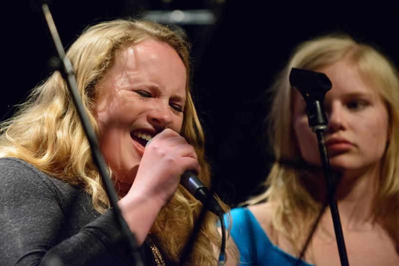  20130430_PB8_5014.JPG </br >Sant Annæ Big Band og MGK hold, Jazzhouse April 2013</br > <small> 2013-04-30 22:05</br >NIKON D800 + 70.0-200.0 mm f/2.8<br /> 200mm 1/200s f/2.8 ISO 6400</small>