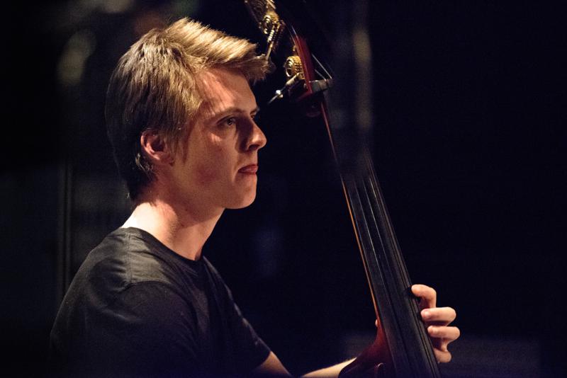  20130430_PB8_4867.JPG </br >Sant Annæ Big Band og MGK hold, Jazzhouse April 2013</br > <small> 2013-04-30 20:07</br >NIKON D800 + 70.0-200.0 mm f/2.8<br /> 200mm 1/125s f/2.8 ISO 6400</small>