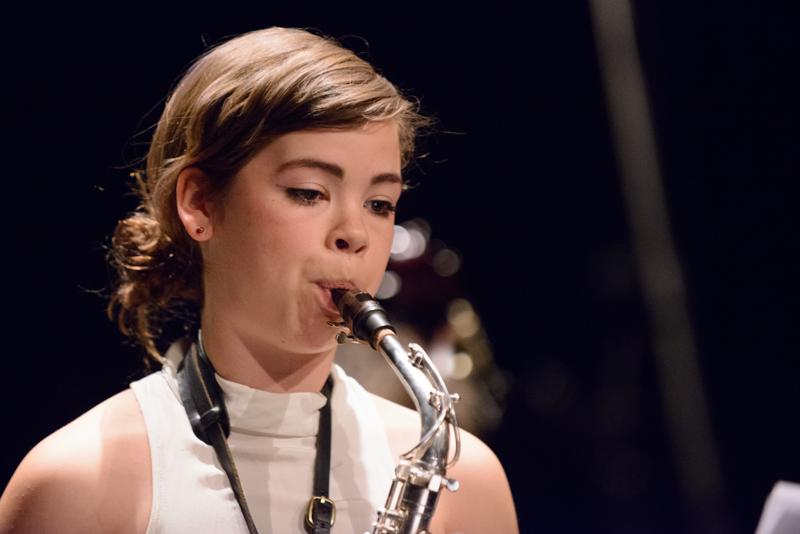  20130430_PB8_4888.JPG </br >Sant Annæ Big Band og MGK hold, Jazzhouse April 2013</br > <small> 2013-04-30 20:43</br >NIKON D800 + 70.0-200.0 mm f/2.8<br /> 200mm 1/50s f/2.8 ISO 6400</small>